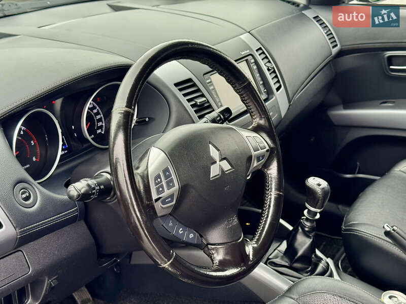 Позашляховик / Кросовер Mitsubishi Outlander 2012 в Полтаві