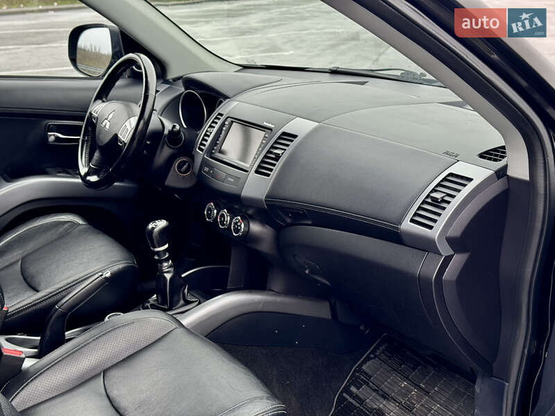 Позашляховик / Кросовер Mitsubishi Outlander 2012 в Полтаві