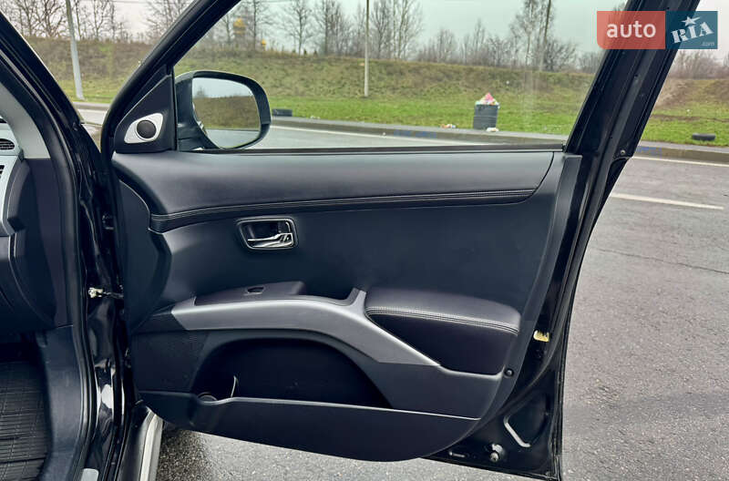 Позашляховик / Кросовер Mitsubishi Outlander 2012 в Полтаві