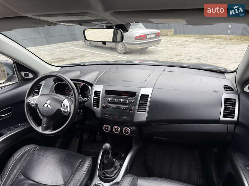 Внедорожник / Кроссовер Mitsubishi Outlander 2008 в Кременце