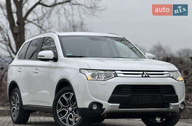 Позашляховик / Кросовер Mitsubishi Outlander 2015 в Дрогобичі