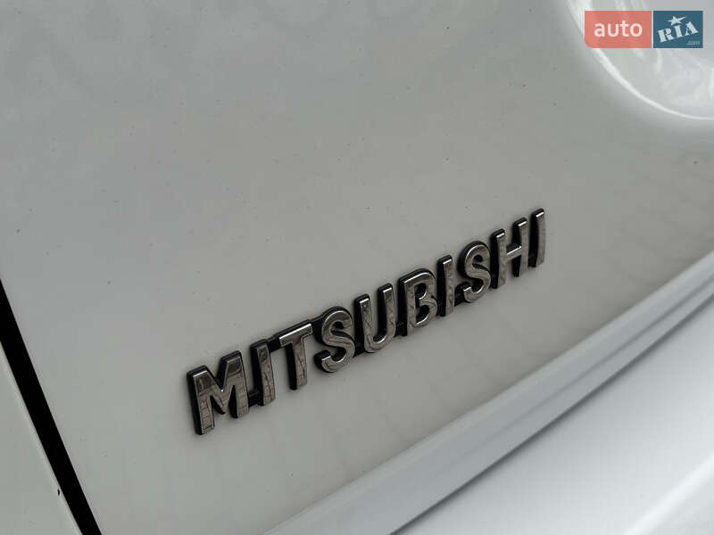 Позашляховик / Кросовер Mitsubishi Outlander 2015 в Дрогобичі