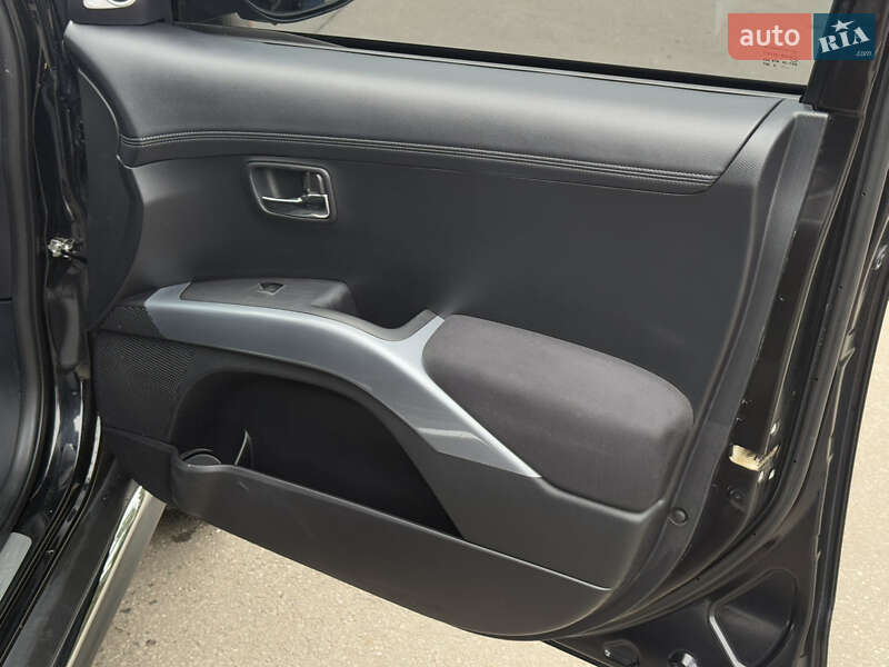 Позашляховик / Кросовер Mitsubishi Outlander 2010 в Тернополі