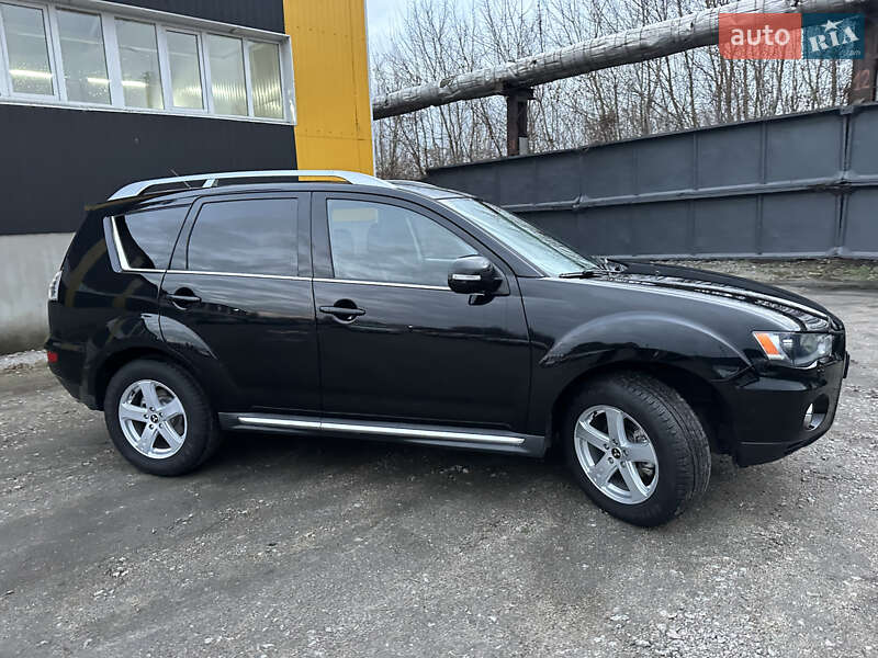 Позашляховик / Кросовер Mitsubishi Outlander 2009 в Ніжині