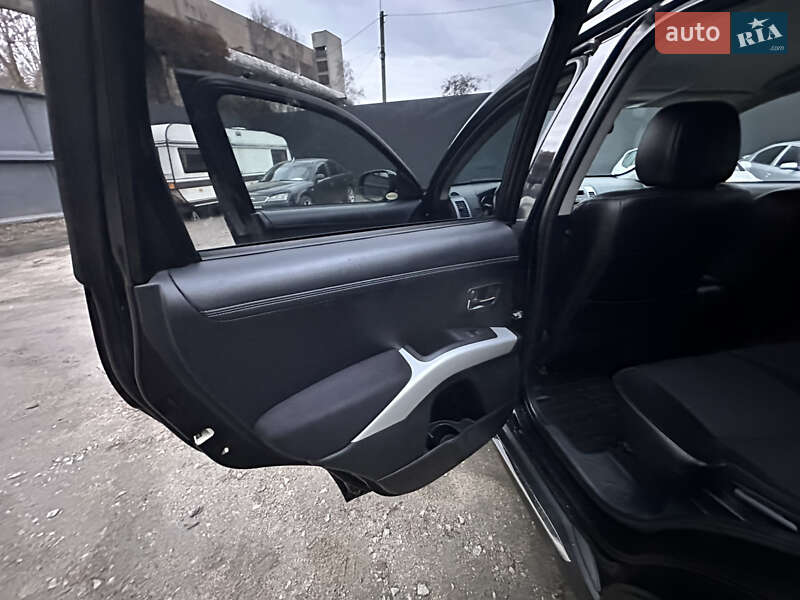 Позашляховик / Кросовер Mitsubishi Outlander 2009 в Ніжині