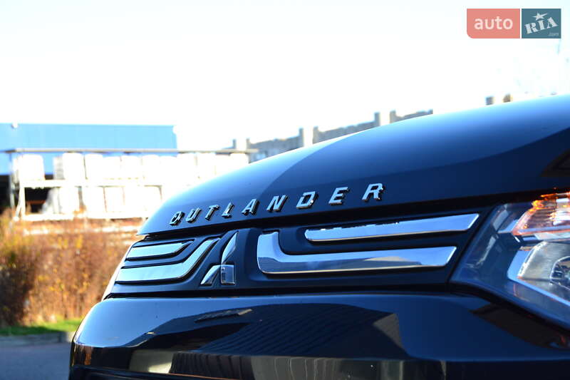 Внедорожник / Кроссовер Mitsubishi Outlander 2013 в Дрогобыче