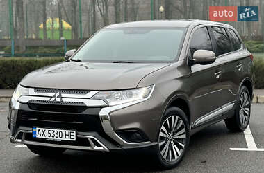Внедорожник / Кроссовер Mitsubishi Outlander 2018 в Харькове