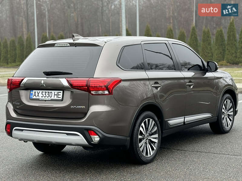 Позашляховик / Кросовер Mitsubishi Outlander 2018 в Харкові фото 12 Позашляховик / Кросовер Mitsubishi Outlander 2018 в Харкові