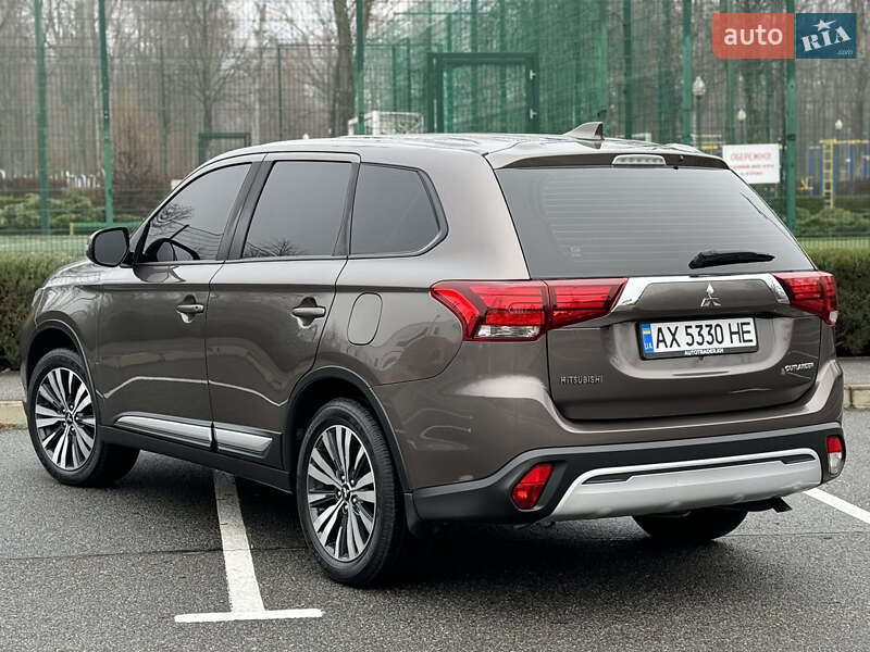 Позашляховик / Кросовер Mitsubishi Outlander 2018 в Харкові фото 19 Позашляховик / Кросовер Mitsubishi Outlander 2018 в Харкові