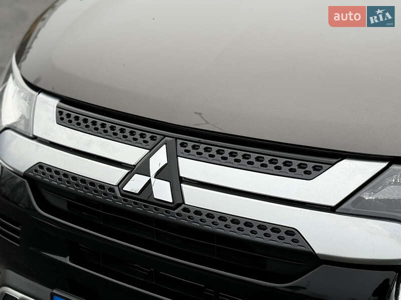 Позашляховик / Кросовер Mitsubishi Outlander 2018 в Харкові фото 29 Позашляховик / Кросовер Mitsubishi Outlander 2018 в Харкові