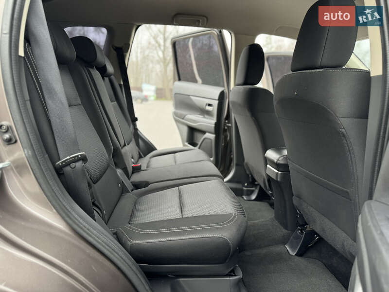Позашляховик / Кросовер Mitsubishi Outlander 2018 в Харкові фото 50 Позашляховик / Кросовер Mitsubishi Outlander 2018 в Харкові