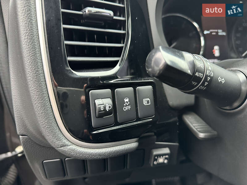 Позашляховик / Кросовер Mitsubishi Outlander 2018 в Харкові фото 57 Позашляховик / Кросовер Mitsubishi Outlander 2018 в Харкові