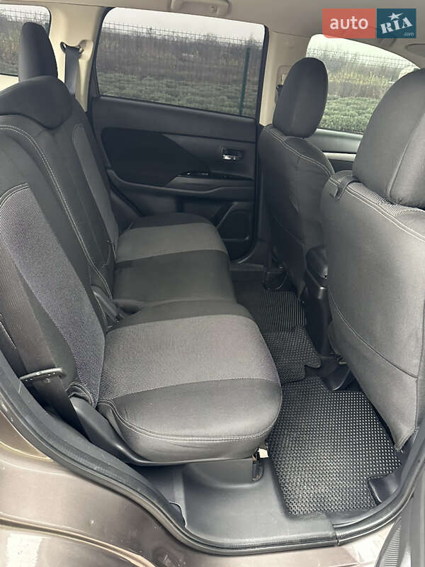 Внедорожник / Кроссовер Mitsubishi Outlander 2015 в Сумах фото 14 Внедорожник / Кроссовер Mitsubishi Outlander 2015 в Сумах