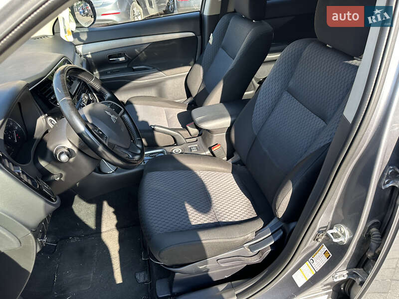 Позашляховик / Кросовер Mitsubishi Outlander 2013 в Попільні