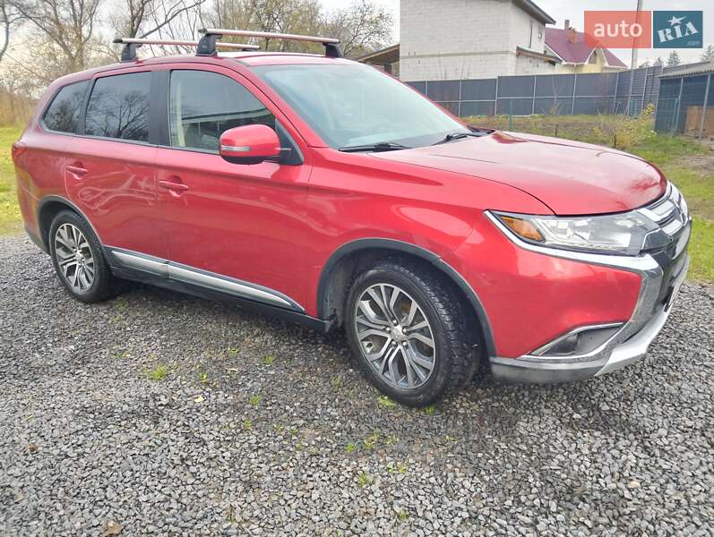 Позашляховик / Кросовер Mitsubishi Outlander 2018 в Ужгороді