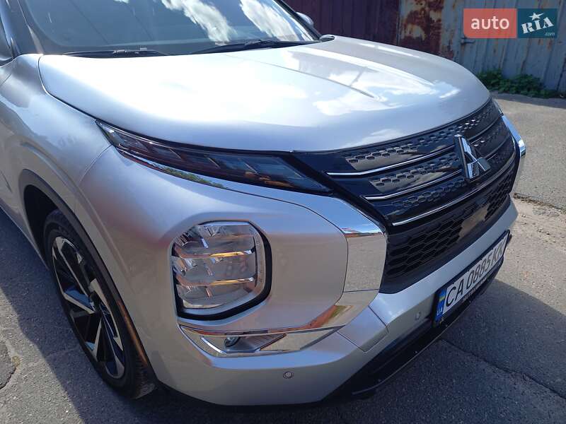 Внедорожник / Кроссовер Mitsubishi Outlander 2022 в Черкассах