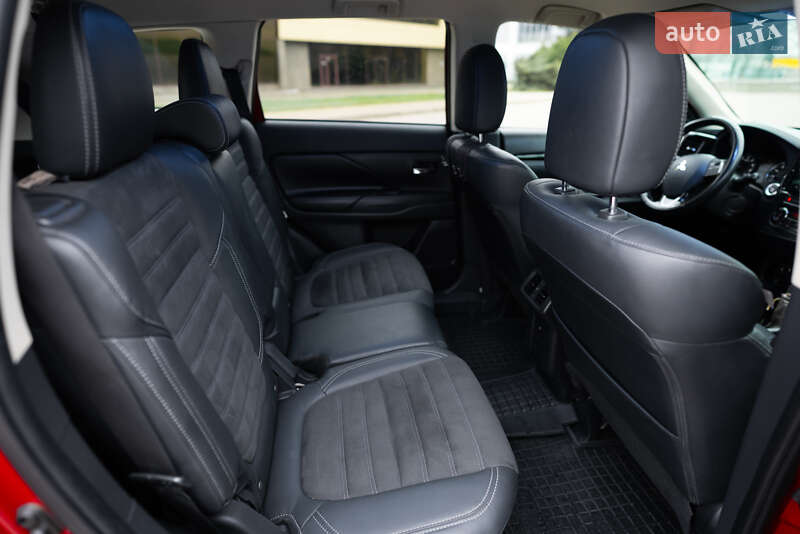 Внедорожник / Кроссовер Mitsubishi Outlander 2019 в Запорожье