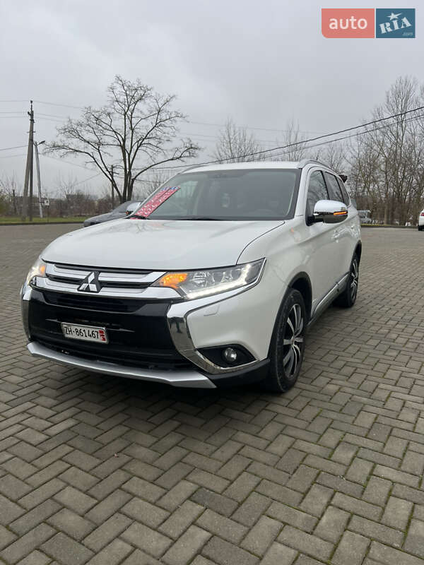 Mitsubishi Outlander 2016