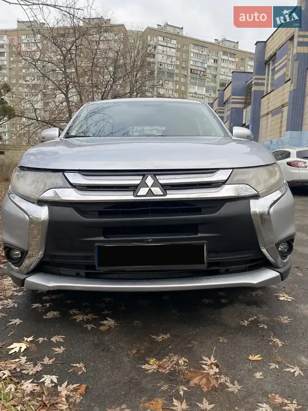 Mitsubishi Outlander 2016
