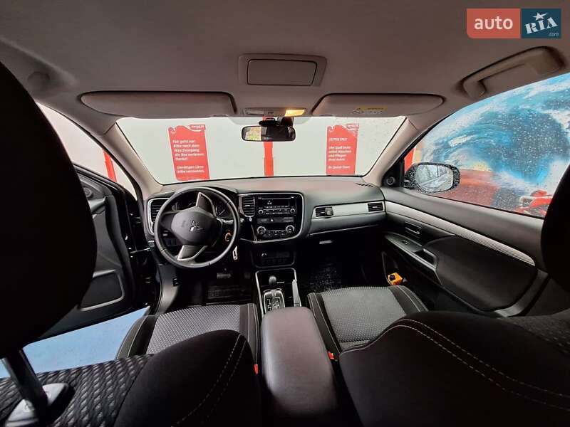 Позашляховик / Кросовер Mitsubishi Outlander 2017 в Черкасах