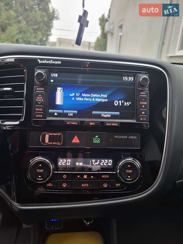 Позашляховик / Кросовер Mitsubishi Outlander 2012 в Ужгороді