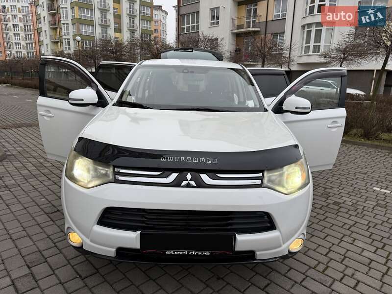 Внедорожник / Кроссовер Mitsubishi Outlander 2013 в Ивано-Франковске