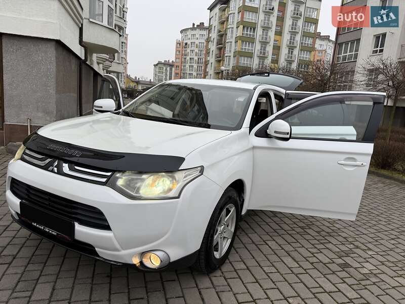 Внедорожник / Кроссовер Mitsubishi Outlander 2013 в Ивано-Франковске