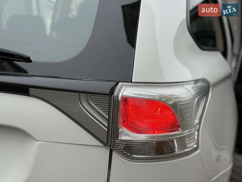 Внедорожник / Кроссовер Mitsubishi Outlander 2013 в Ивано-Франковске