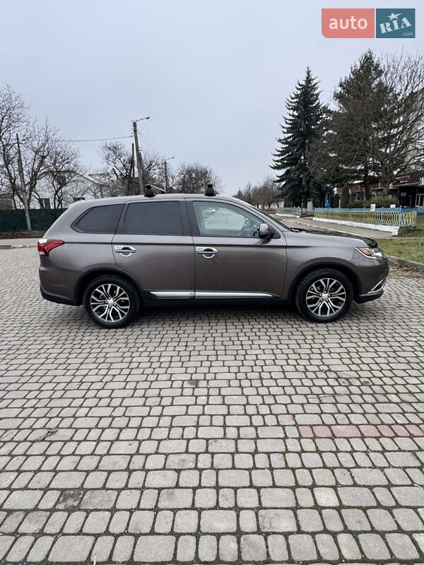 Позашляховик / Кросовер Mitsubishi Outlander 2016 в Івано-Франківську фото 5 Позашляховик / Кросовер Mitsubishi Outlander 2016 в Івано-Франківську
