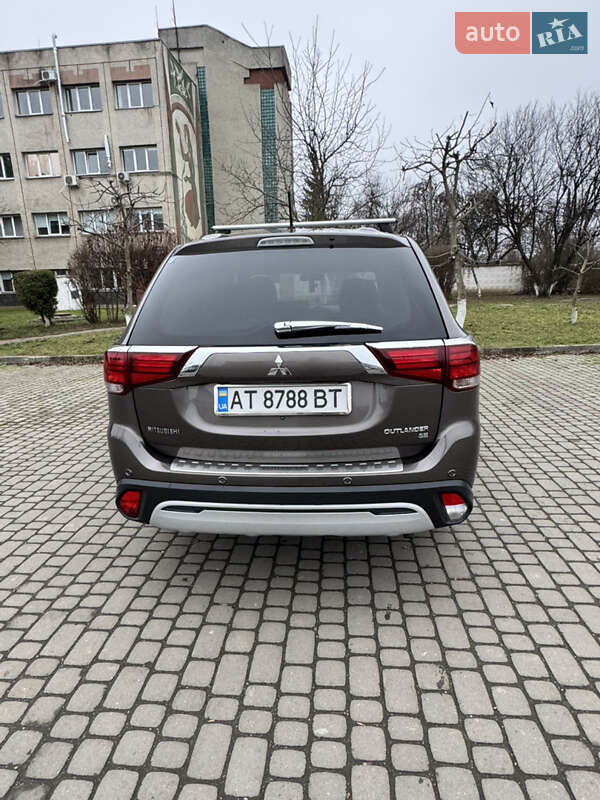 Позашляховик / Кросовер Mitsubishi Outlander 2016 в Івано-Франківську фото 9 Позашляховик / Кросовер Mitsubishi Outlander 2016 в Івано-Франківську