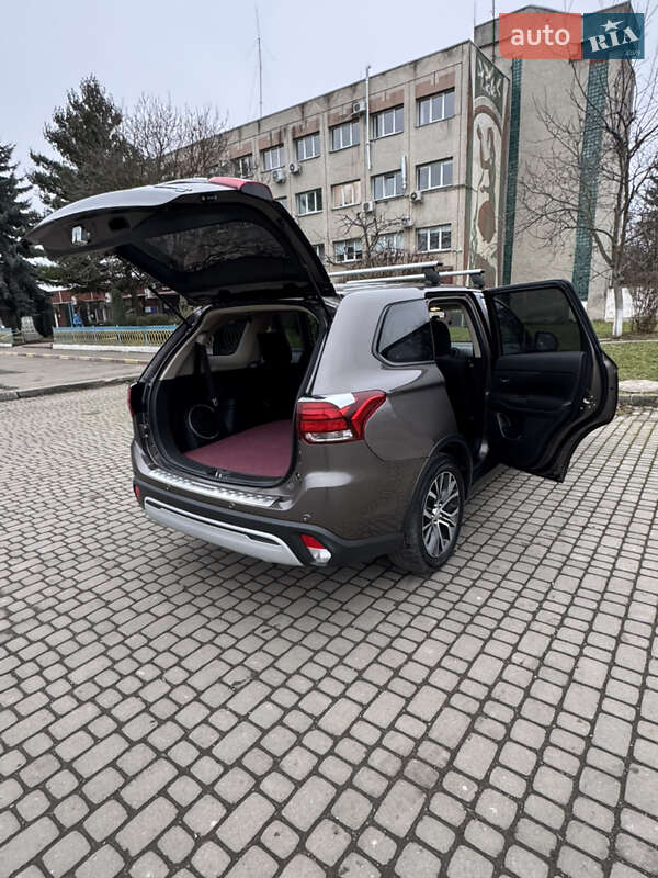 Позашляховик / Кросовер Mitsubishi Outlander 2016 в Івано-Франківську фото 23 Позашляховик / Кросовер Mitsubishi Outlander 2016 в Івано-Франківську