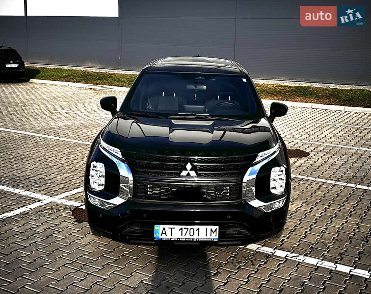 Позашляховик / Кросовер Mitsubishi Outlander 2021 в Івано-Франківську