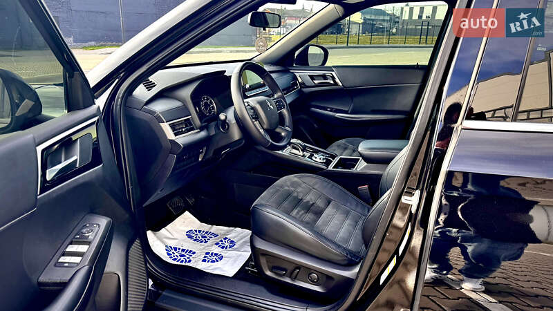 Позашляховик / Кросовер Mitsubishi Outlander 2021 в Івано-Франківську