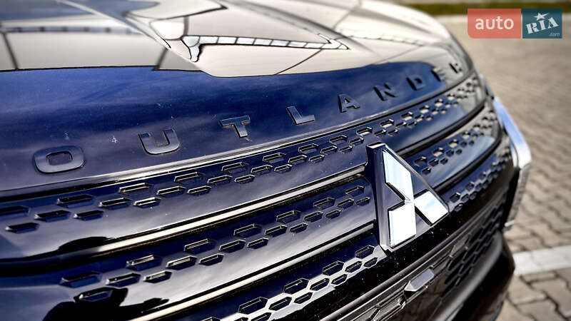 Позашляховик / Кросовер Mitsubishi Outlander 2021 в Івано-Франківську