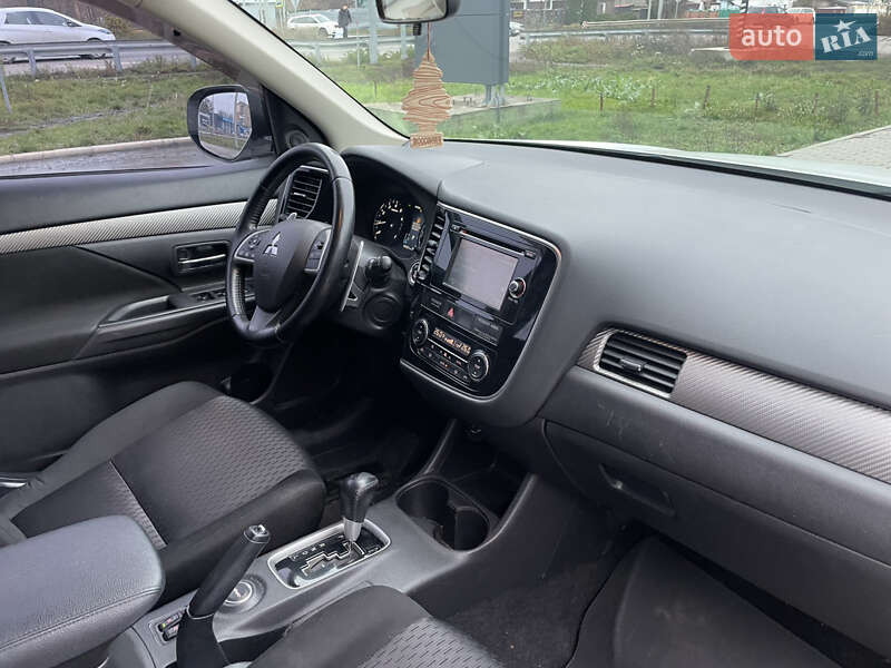 Позашляховик / Кросовер Mitsubishi Outlander 2012 в Полтаві