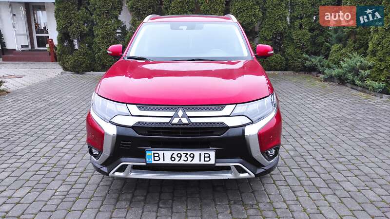 Позашляховик / Кросовер Mitsubishi Outlander 2019 в Харкові