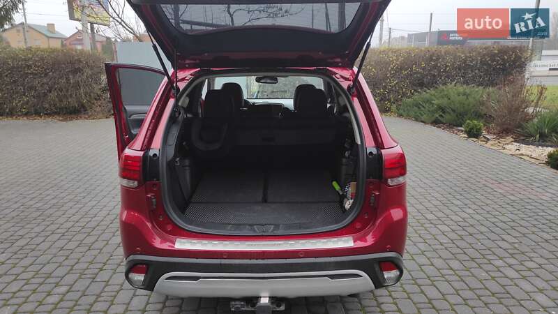 Позашляховик / Кросовер Mitsubishi Outlander 2019 в Харкові