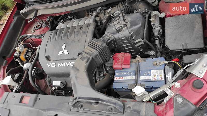 Позашляховик / Кросовер Mitsubishi Outlander 2019 в Харкові