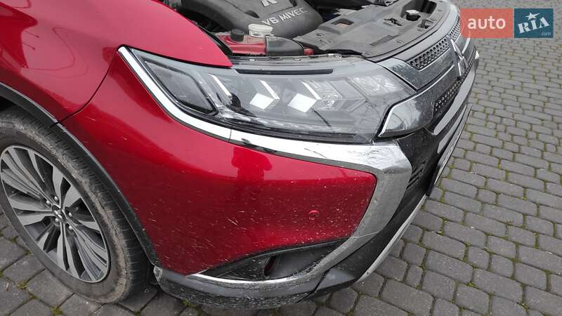 Позашляховик / Кросовер Mitsubishi Outlander 2019 в Харкові