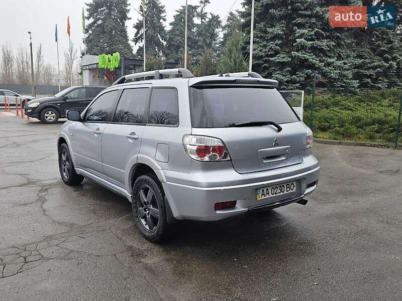 Позашляховик / Кросовер Mitsubishi Outlander 2008 в Києві