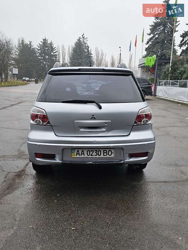 Позашляховик / Кросовер Mitsubishi Outlander 2008 в Києві