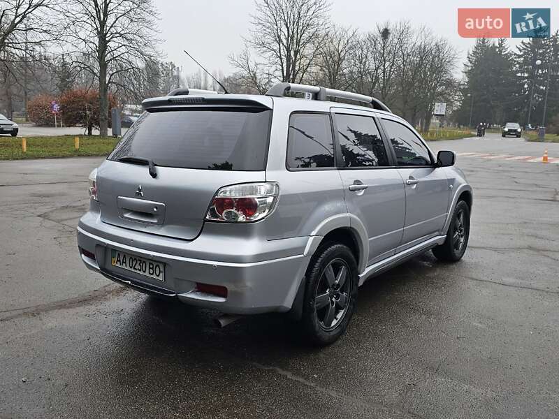 Позашляховик / Кросовер Mitsubishi Outlander 2008 в Києві