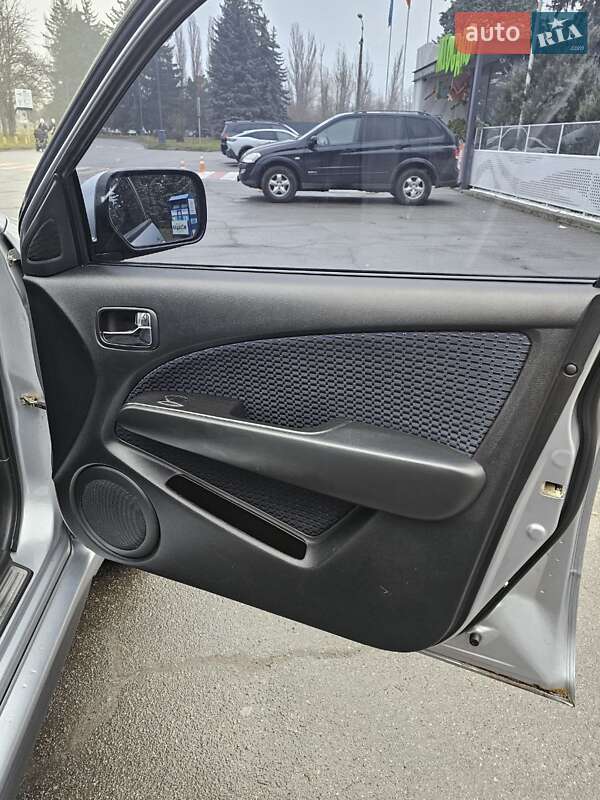 Позашляховик / Кросовер Mitsubishi Outlander 2008 в Києві