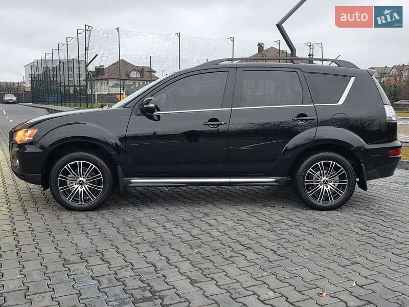 Внедорожник / Кроссовер Mitsubishi Outlander 2012 в Хмельницком