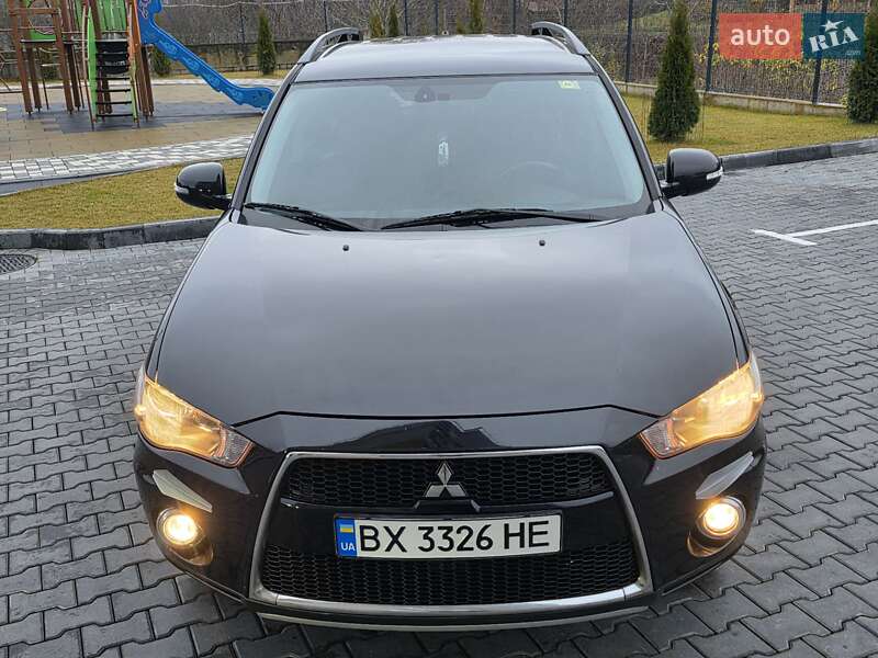 Внедорожник / Кроссовер Mitsubishi Outlander 2012 в Хмельницком