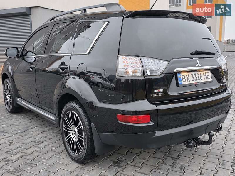 Внедорожник / Кроссовер Mitsubishi Outlander 2012 в Хмельницком