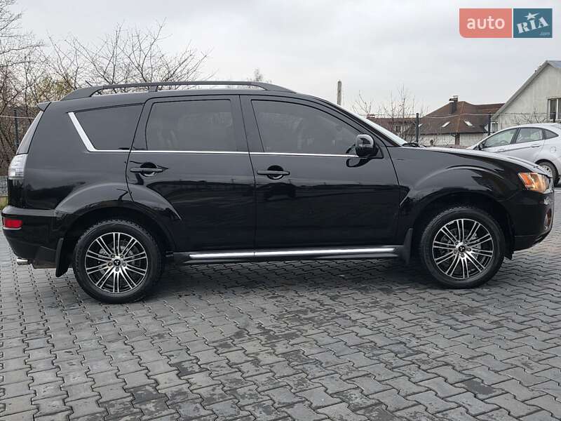Внедорожник / Кроссовер Mitsubishi Outlander 2012 в Хмельницком
