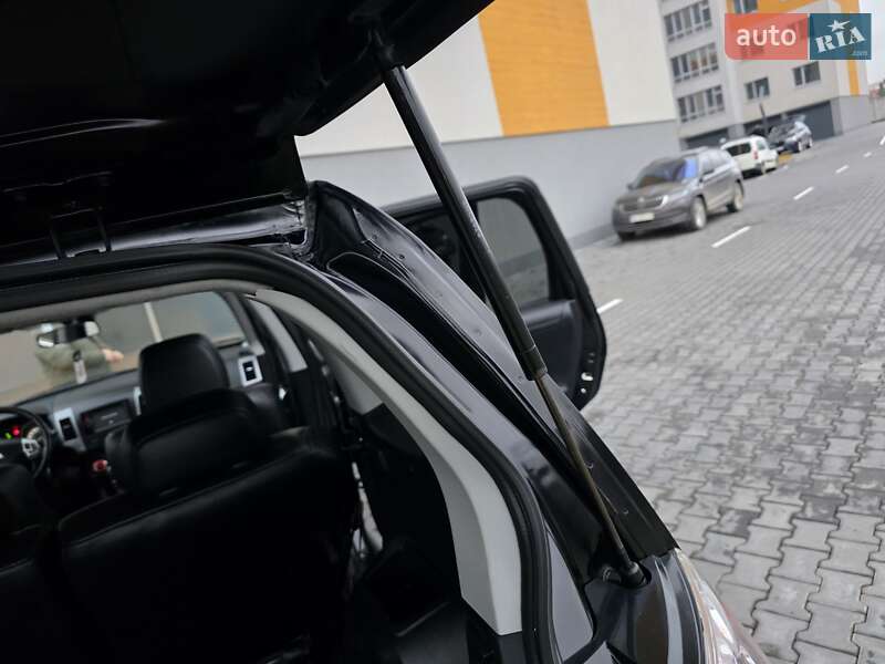 Внедорожник / Кроссовер Mitsubishi Outlander 2012 в Хмельницком