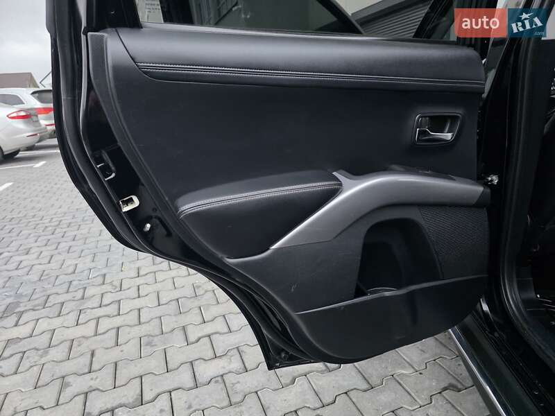 Внедорожник / Кроссовер Mitsubishi Outlander 2012 в Хмельницком