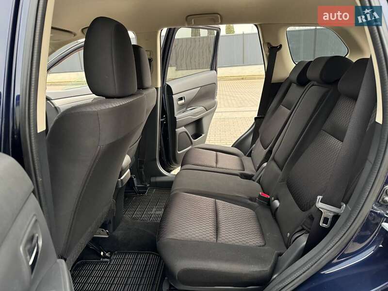 Позашляховик / Кросовер Mitsubishi Outlander 2012 в Луцьку